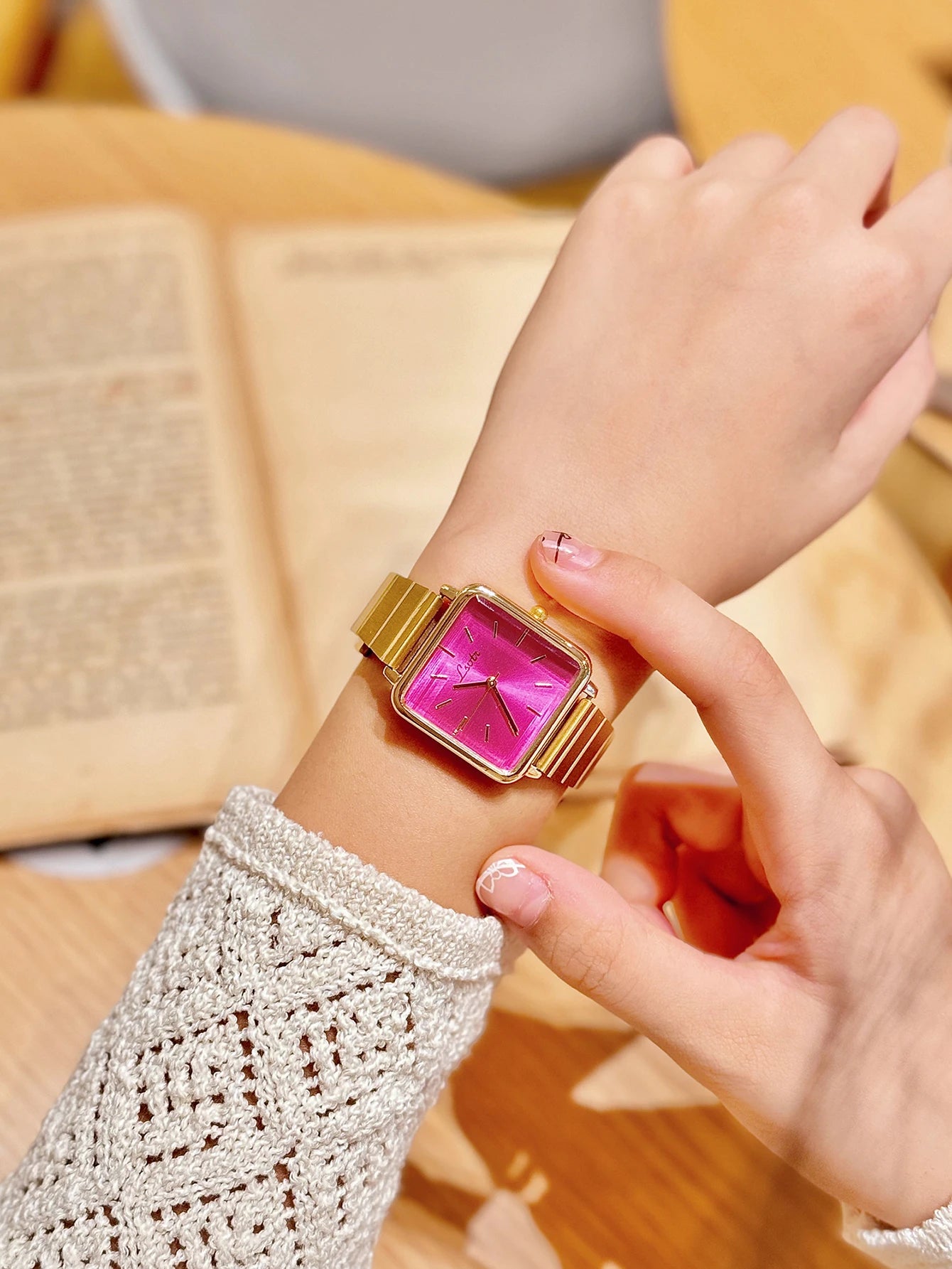 SERELLAMC | Montre rétro plaquée or 