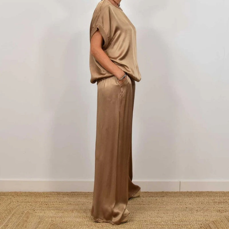 LINA™ | Ensemble souple avec chemisier et pantalon 